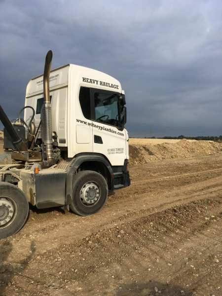 8 wheel tipper lorry hire